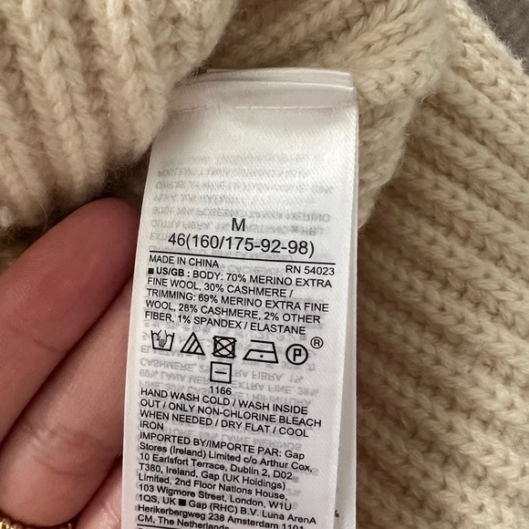 Cashmere Sweater - Picture 4 of 4